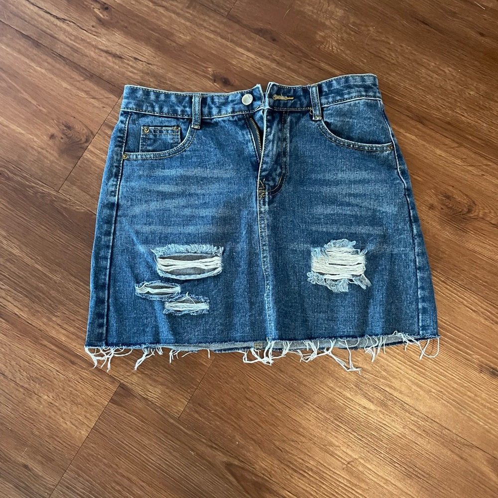 Cute denim skirt